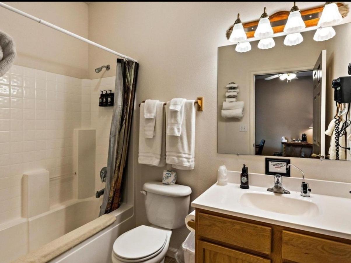 Southfork Lodge - Riverside Inn Lowman Екстер'єр фото
