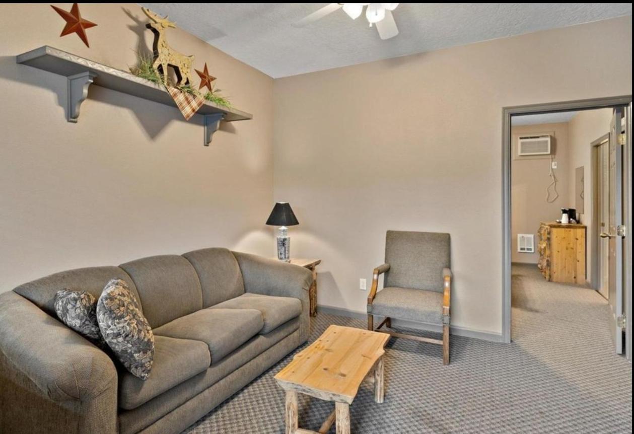 Southfork Lodge - Riverside Inn Lowman Екстер'єр фото