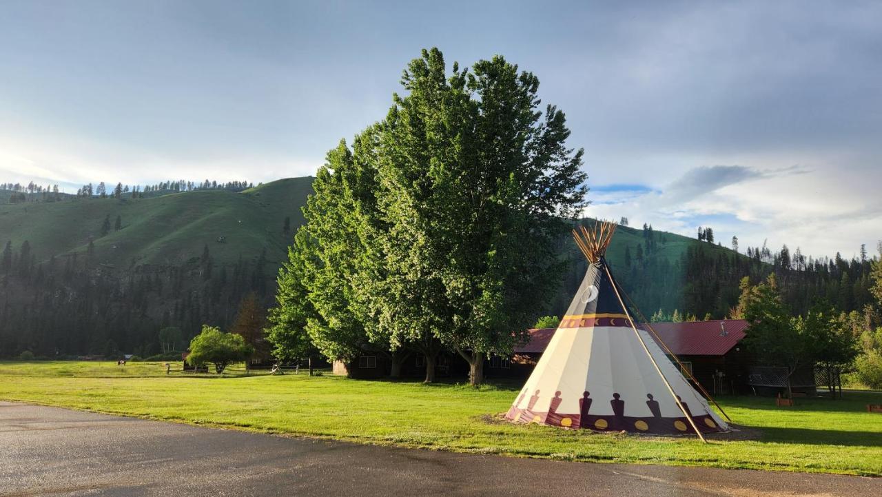 Southfork Lodge - Riverside Inn Lowman Екстер'єр фото